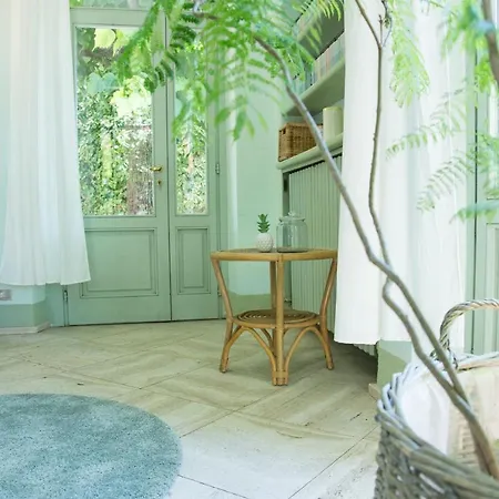 Paradeisos Bed & Breakfast