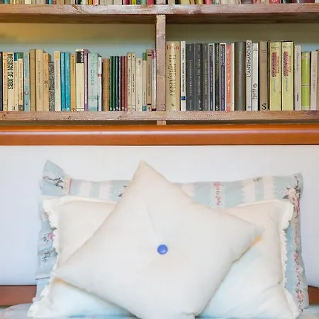 Paradeisos Bed & Breakfast