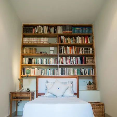 Paradeisos Bed & Breakfast